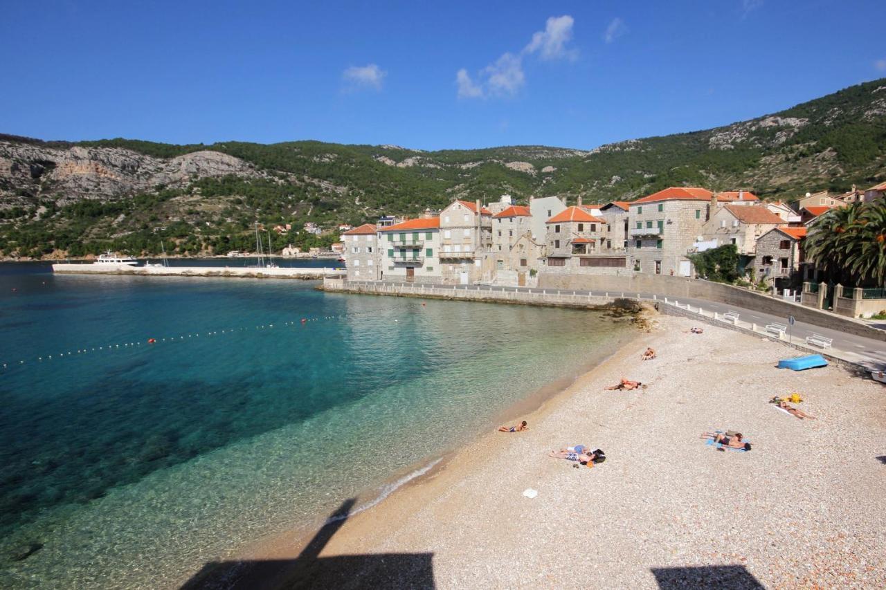 Apartments And Rooms By The Sea Komiza, Vis - 2431 Kültér fotó