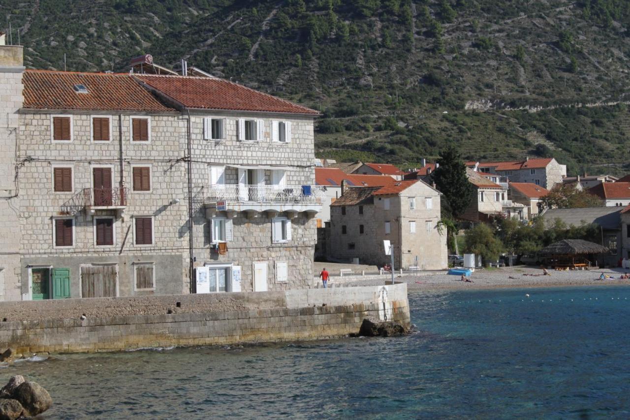 Apartments And Rooms By The Sea Komiza, Vis - 2431 Kültér fotó